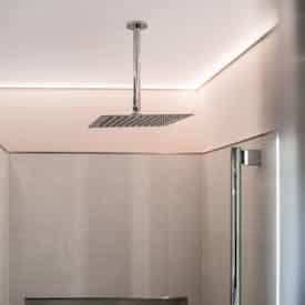 Regendusche als Element der Teilbad Modernisierung von Steinkühler in Leverkusen.